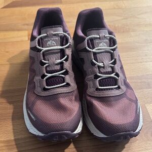 Skechers Women's Plum Lace-Free Outdoor Walking Shoes